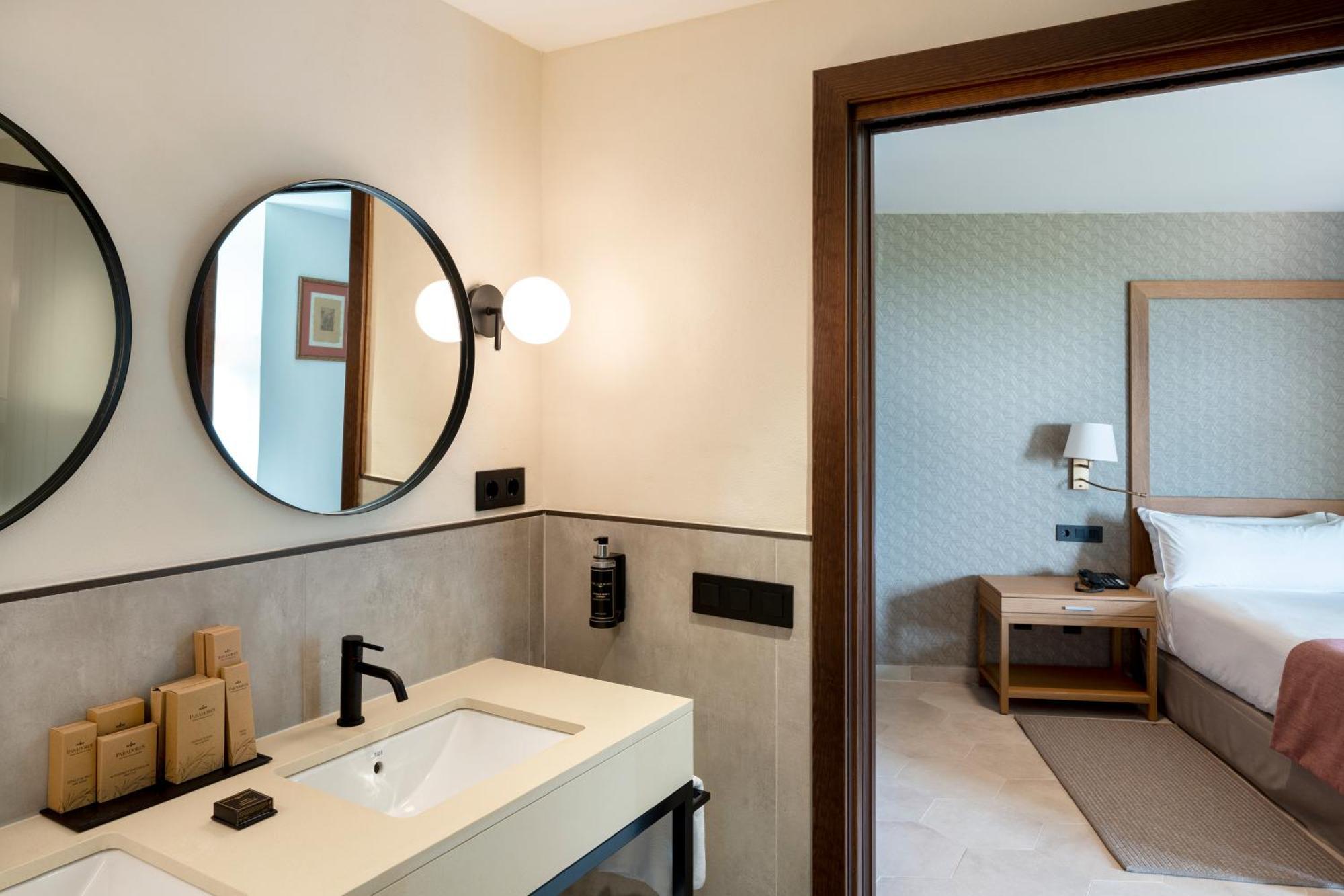ปาราดอร์ เด ซิวดัด โรดริโก Hotel ภายนอก รูปภาพ