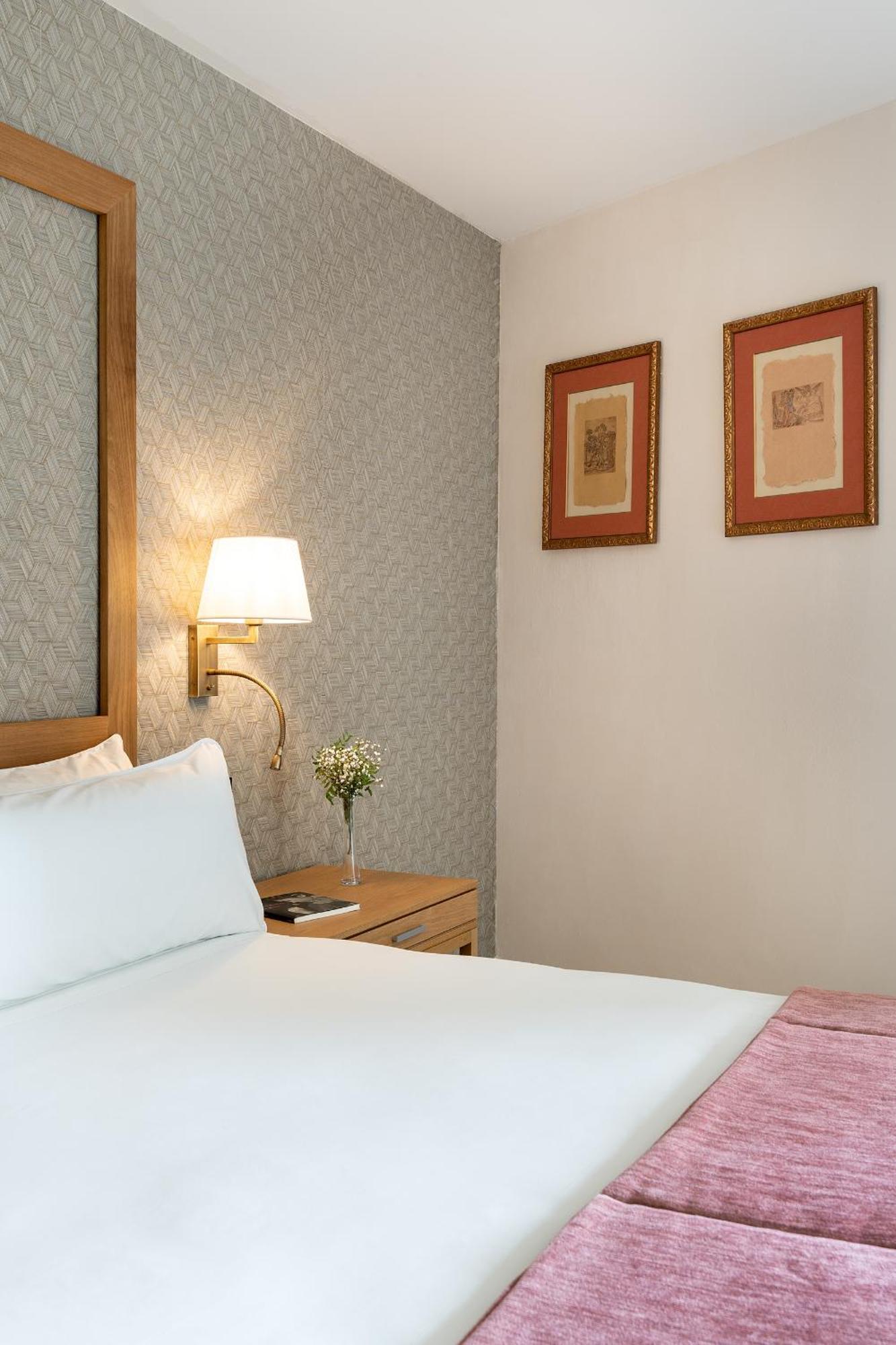 ปาราดอร์ เด ซิวดัด โรดริโก Hotel ภายนอก รูปภาพ