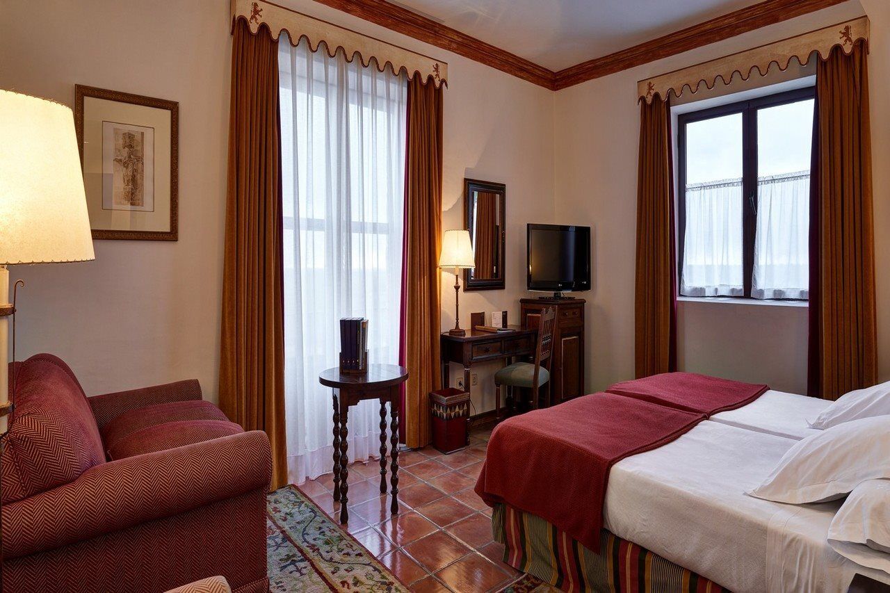 ปาราดอร์ เด ซิวดัด โรดริโก Hotel ภายนอก รูปภาพ